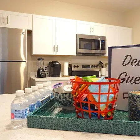 Unit 31 1Br With Den Office Space Long-Term Stays